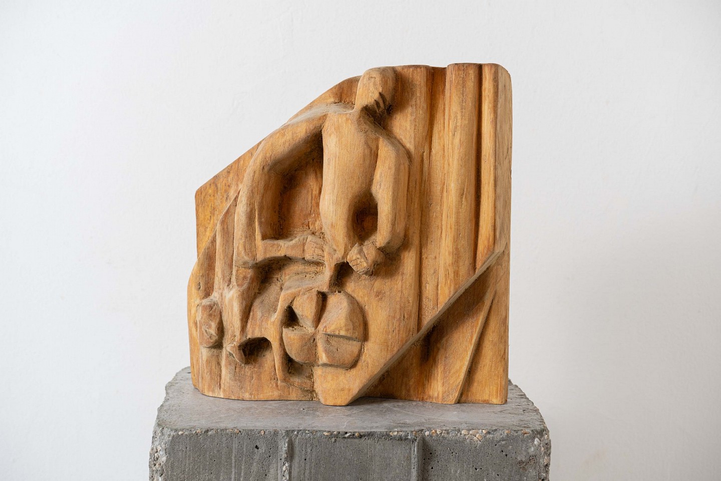 Yarin Didi, Around the city
2023, Hand carving in boxwood, natural oil finish