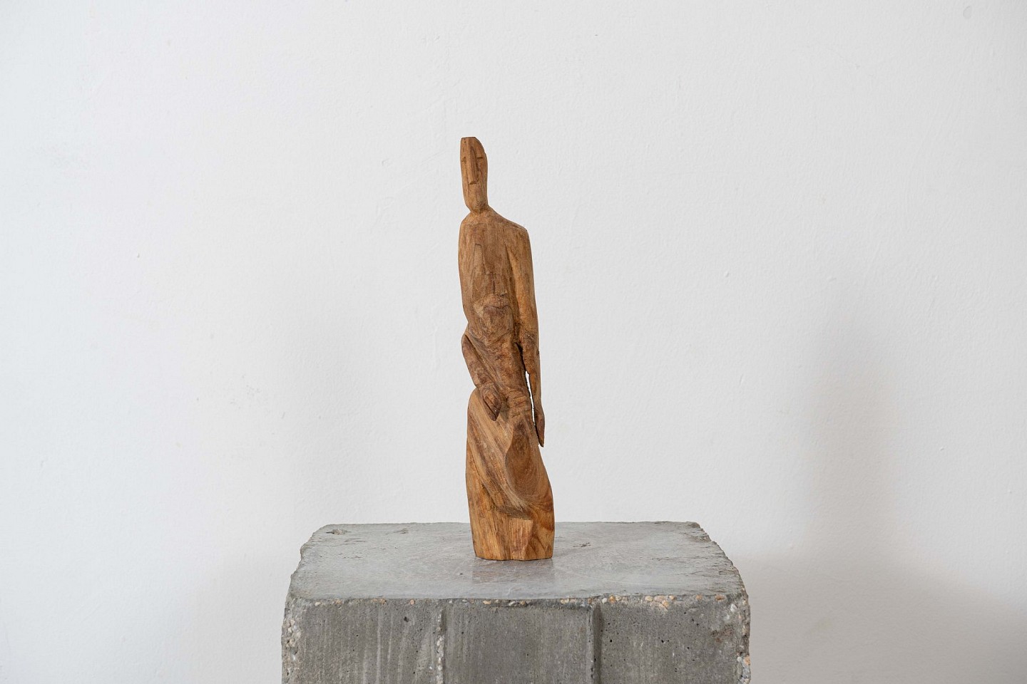 Yarin Didi, Traveller
2022, Hand carving with chisels, natural oil finish